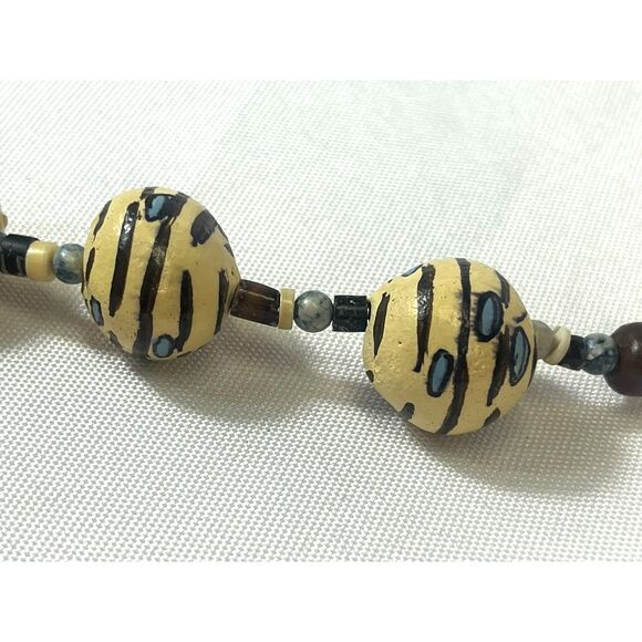 Madi Clark Native American Beaded Clay Necklace Baby Cradleboard - Picture 4 of 7